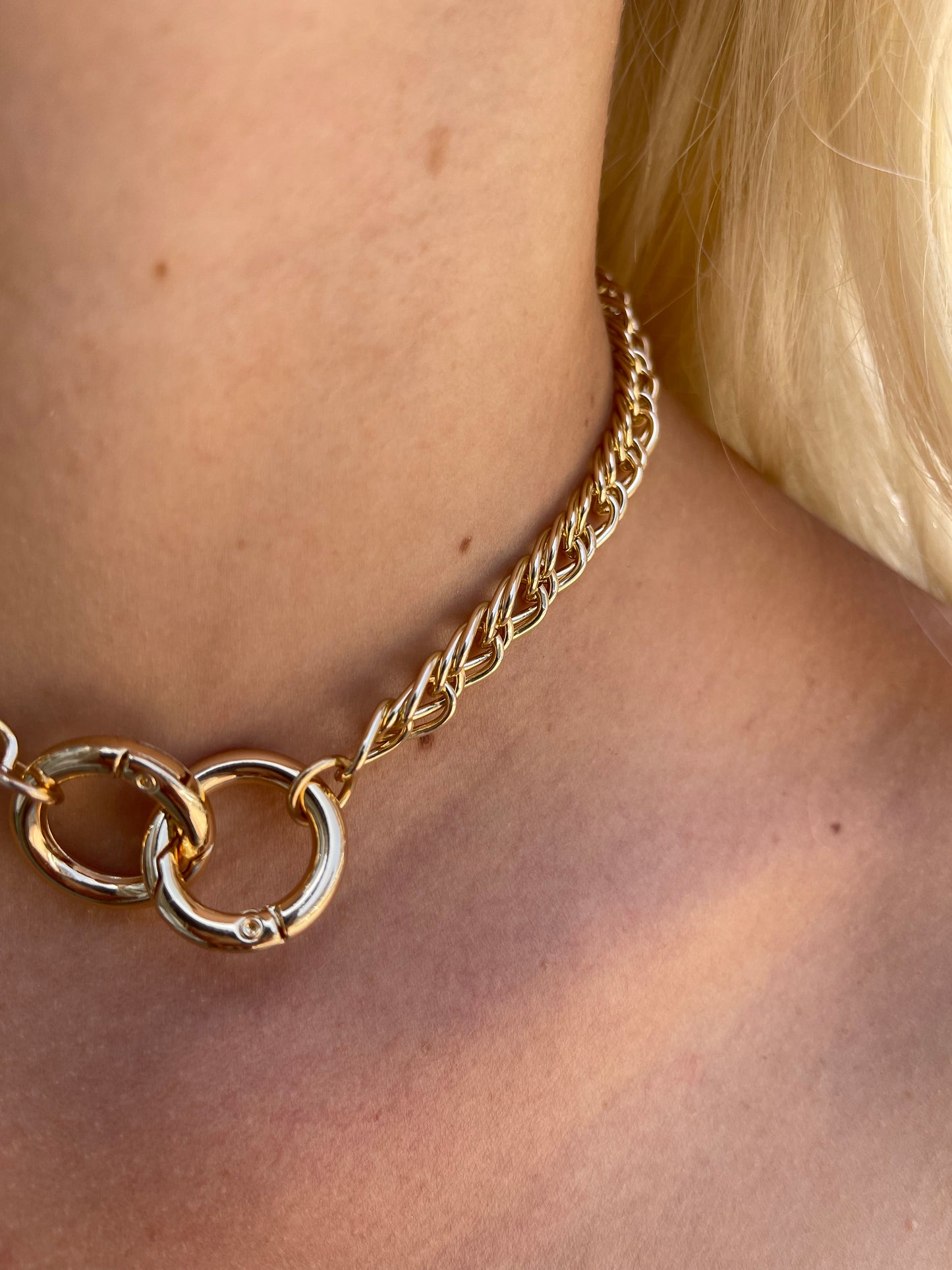 Gold necklace with double ring